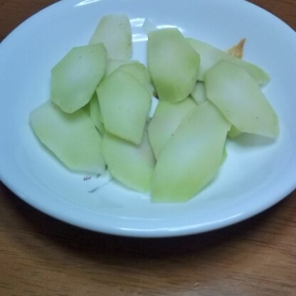 まさかブロッコリの芯が食べられるとは！しかも生で！おいしくいただきました。